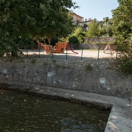 Tomic A-5 Apartmán Lovran