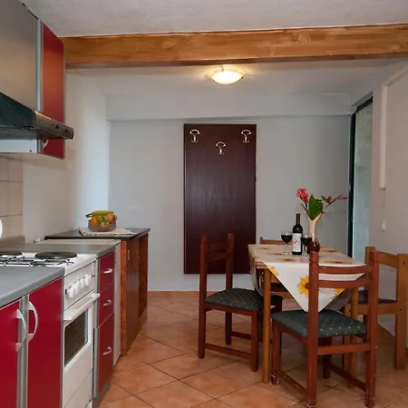Tomic A-5 Apartmán