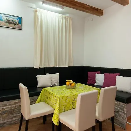Apartment Tomic A-5 *
